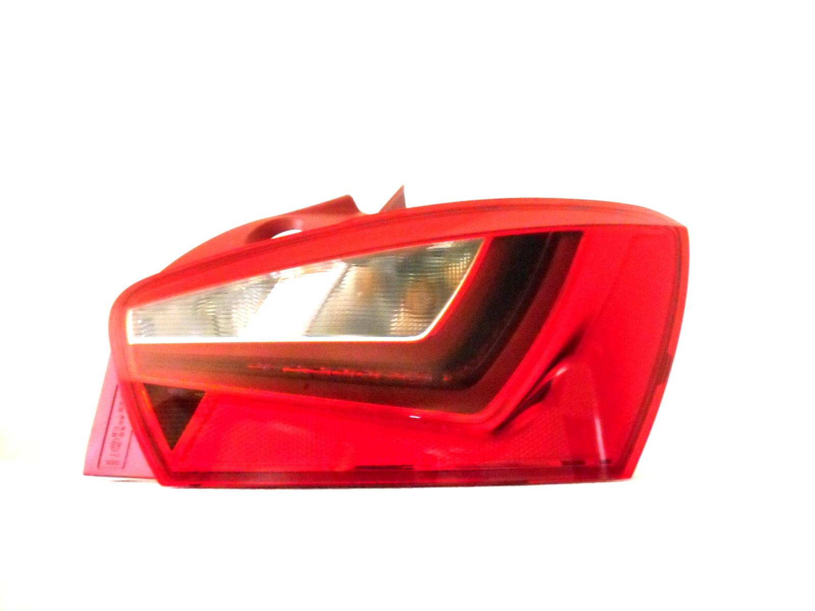 Articolo BGY9V - FANALE P/DX ROSSO A LED SEAT IBIZA 01/12>